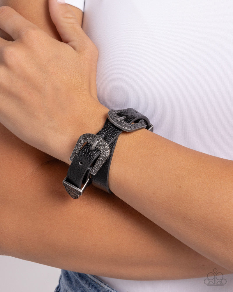 Buckle TOWN - Black