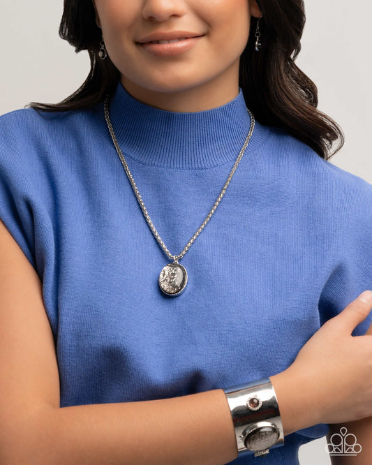 Rule the Light - Complete Look