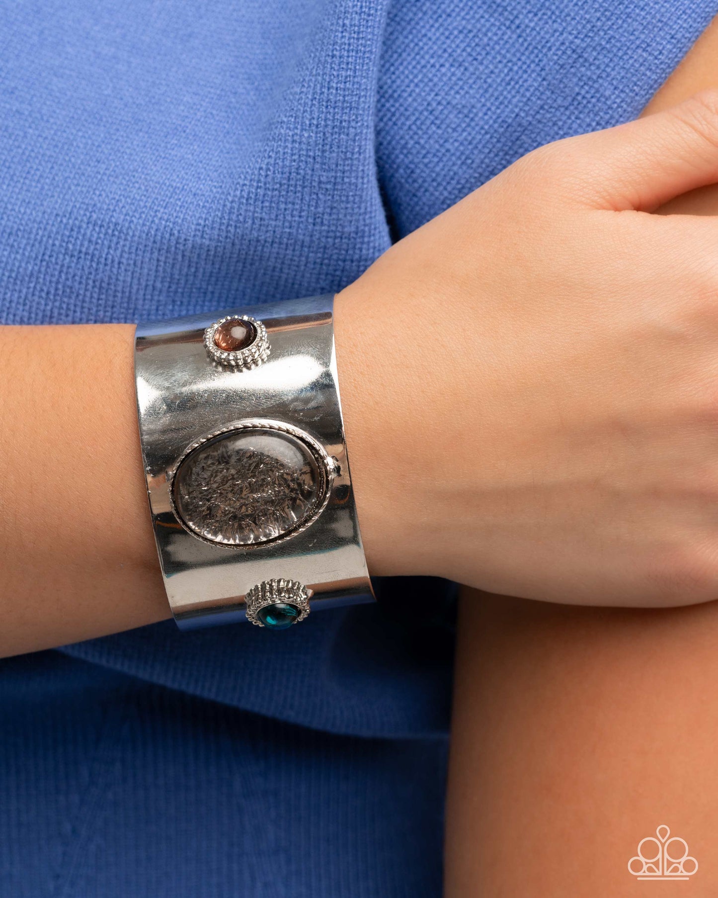 Rule the Light - Complete Look