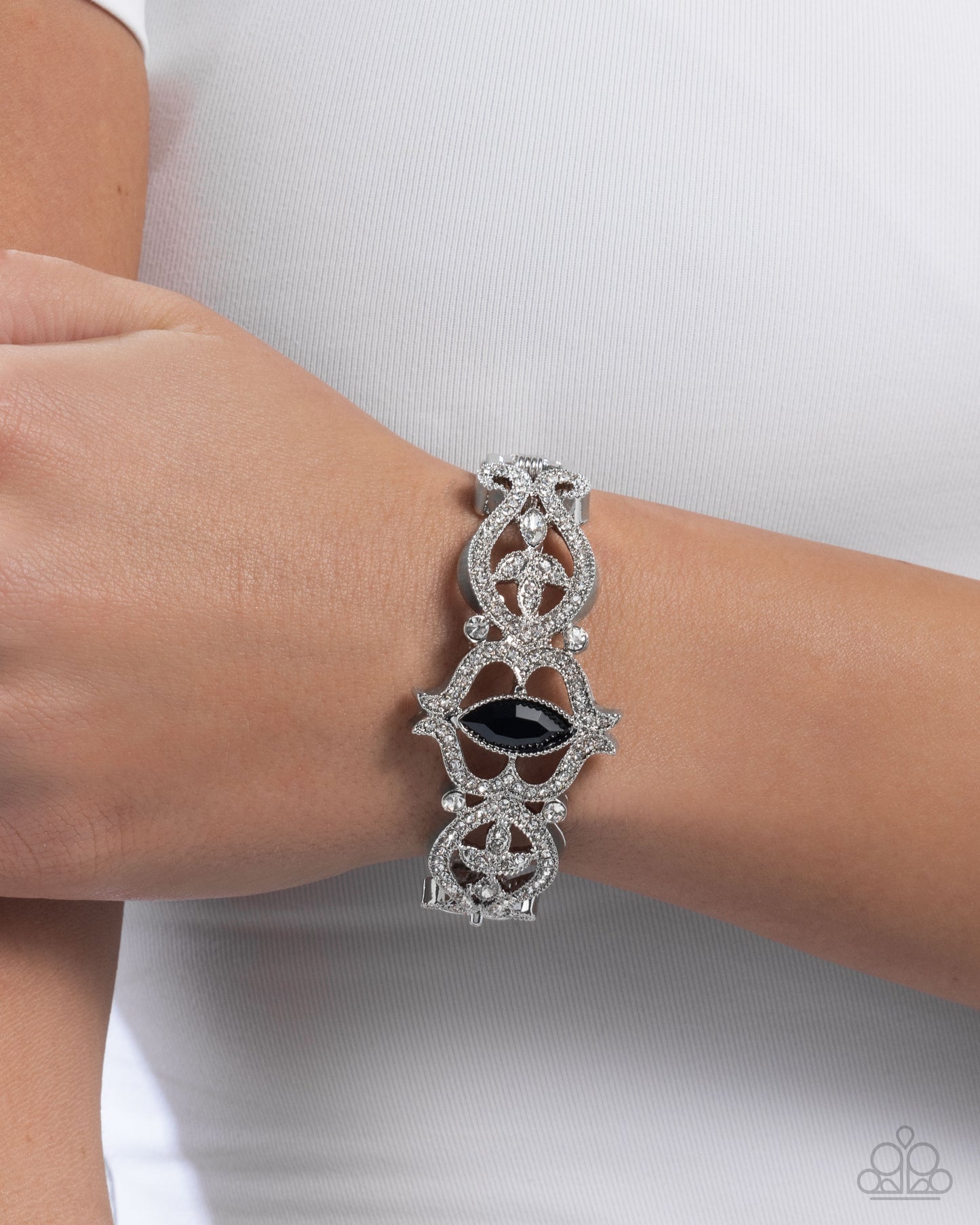 Courtly Coquette - Black