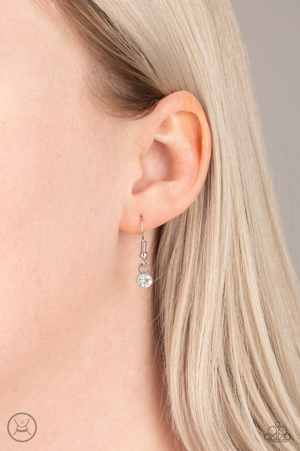 What A Stunner - White - Paparazzi Accessories