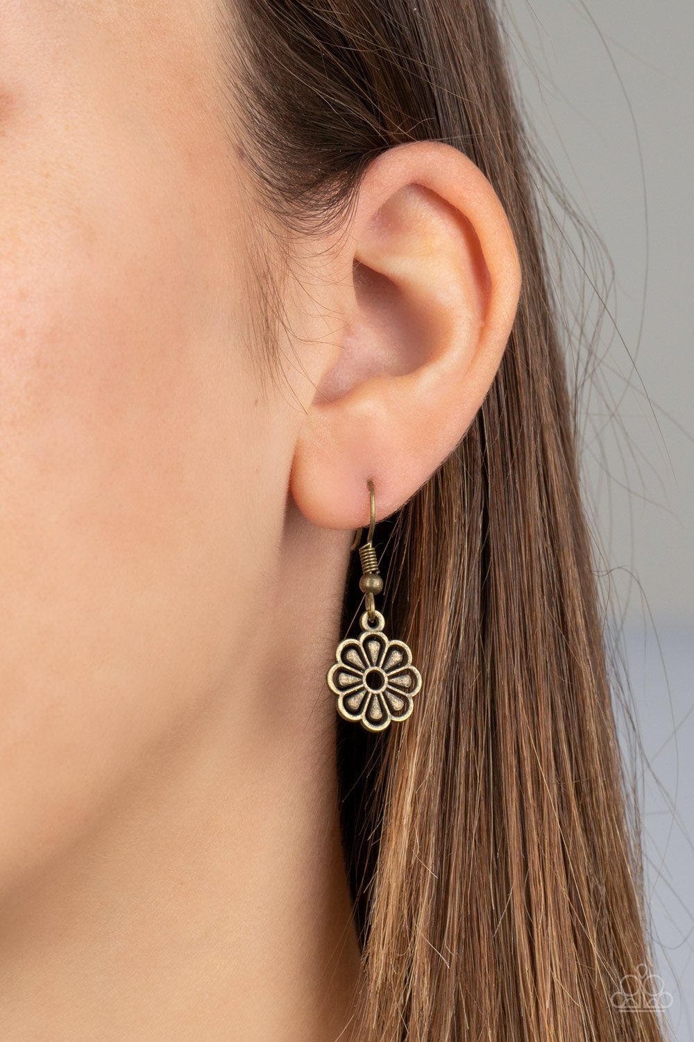 Meadow Masquerade - Brass - Paparazzi Accessories