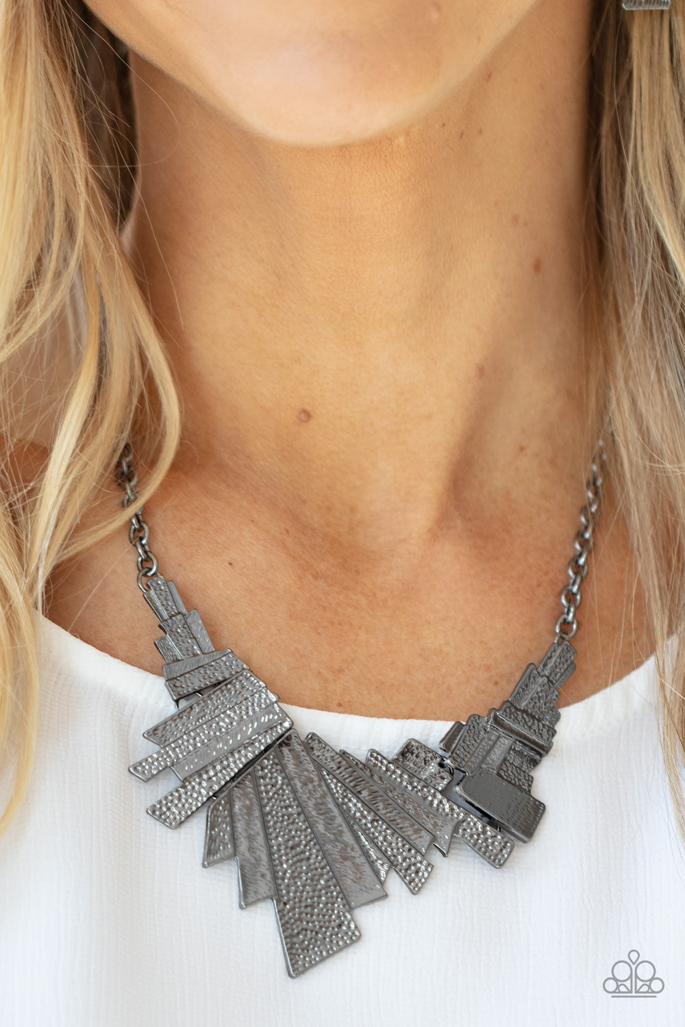 Happily Ever AFTERSHOCK - Black - Paparazzi Accessories