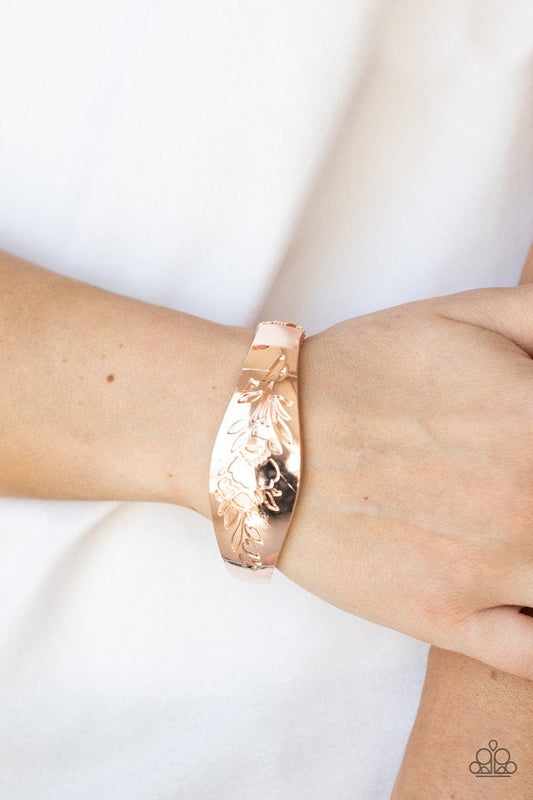 Fond of Florals - Rose Gold - Paparazzi Accessories