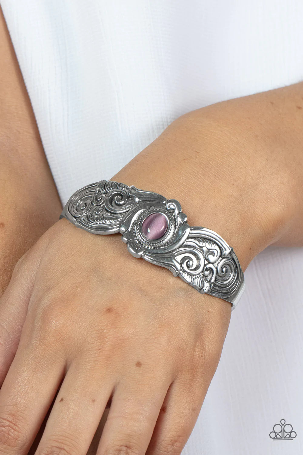 Glowing Enchantment - Purple - Paparazzi Accessories