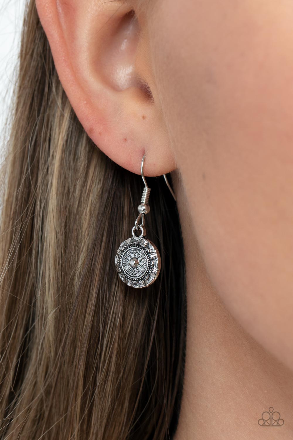 Sahara Stars - Silver - Paparazzi Accessories