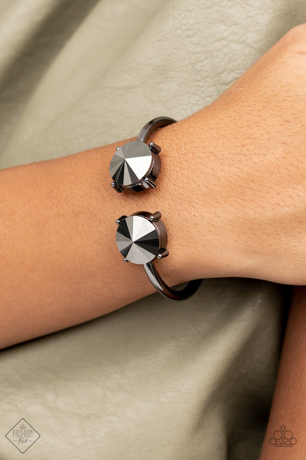 Spark and Sizzle - Black - Paparazzi Accessories