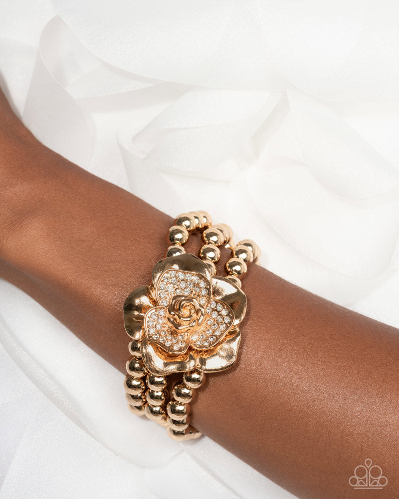 Blooming Background - Gold