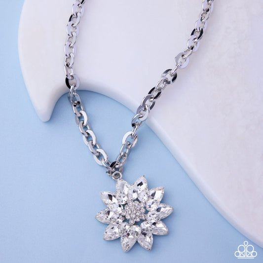 Glamorous Garden - White