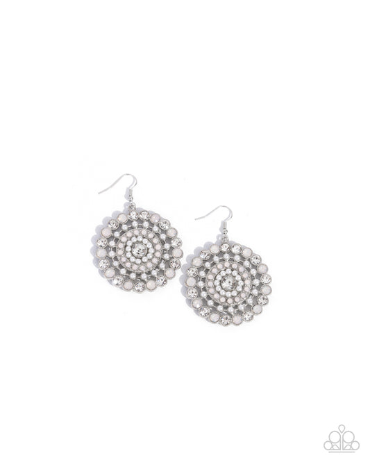 Wreathed Wonderland - White