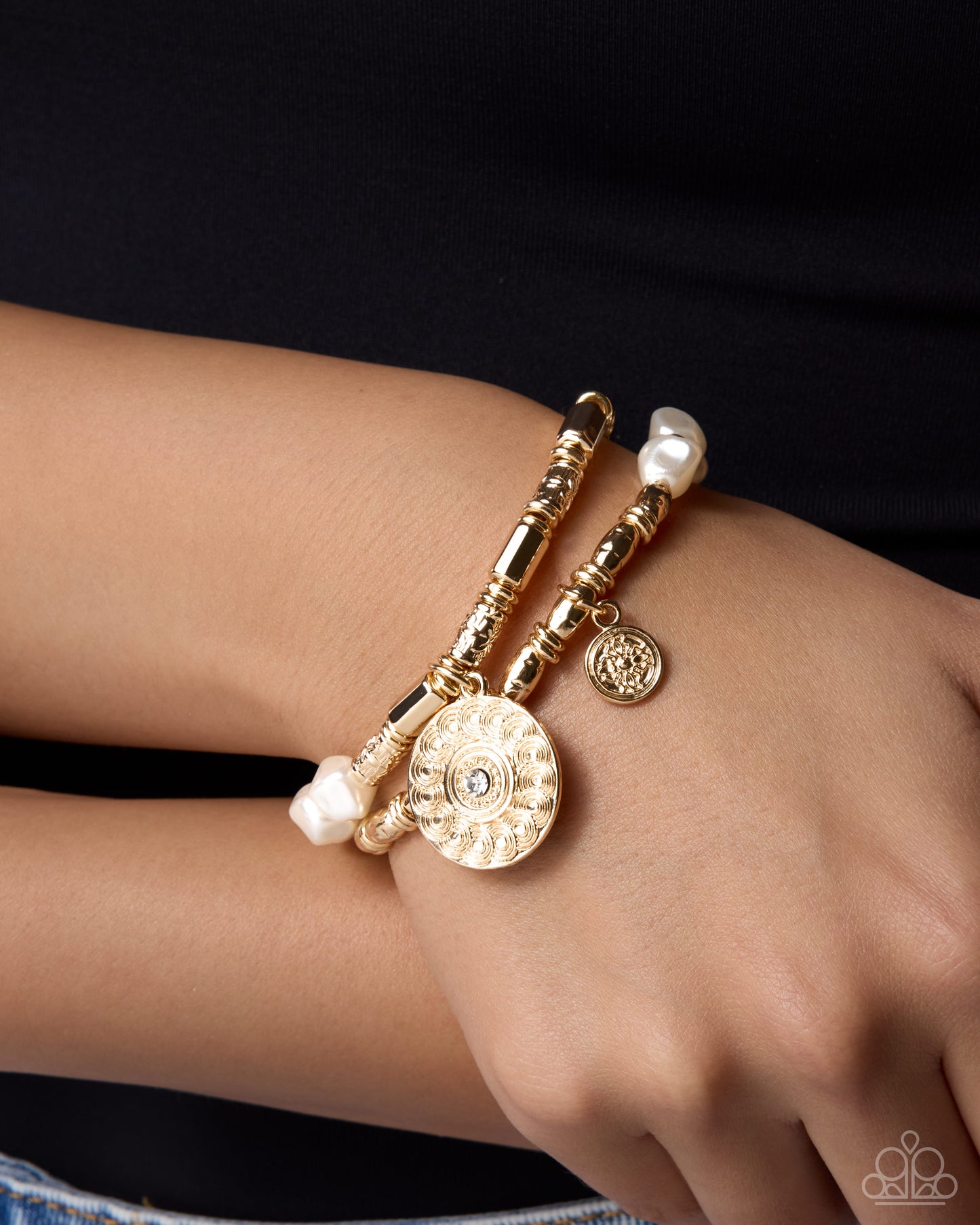 Vintage Beauty - Gold