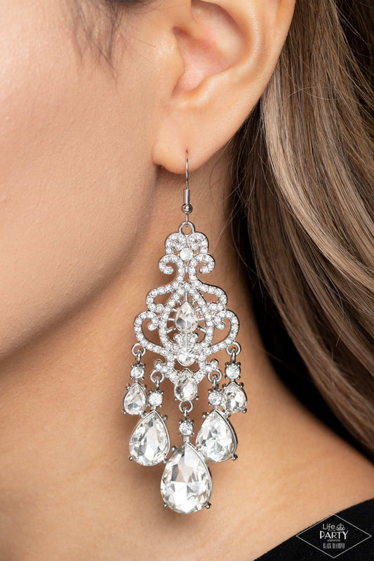 Queen Of All Things Sparkly - White - Paparazzi Accessories