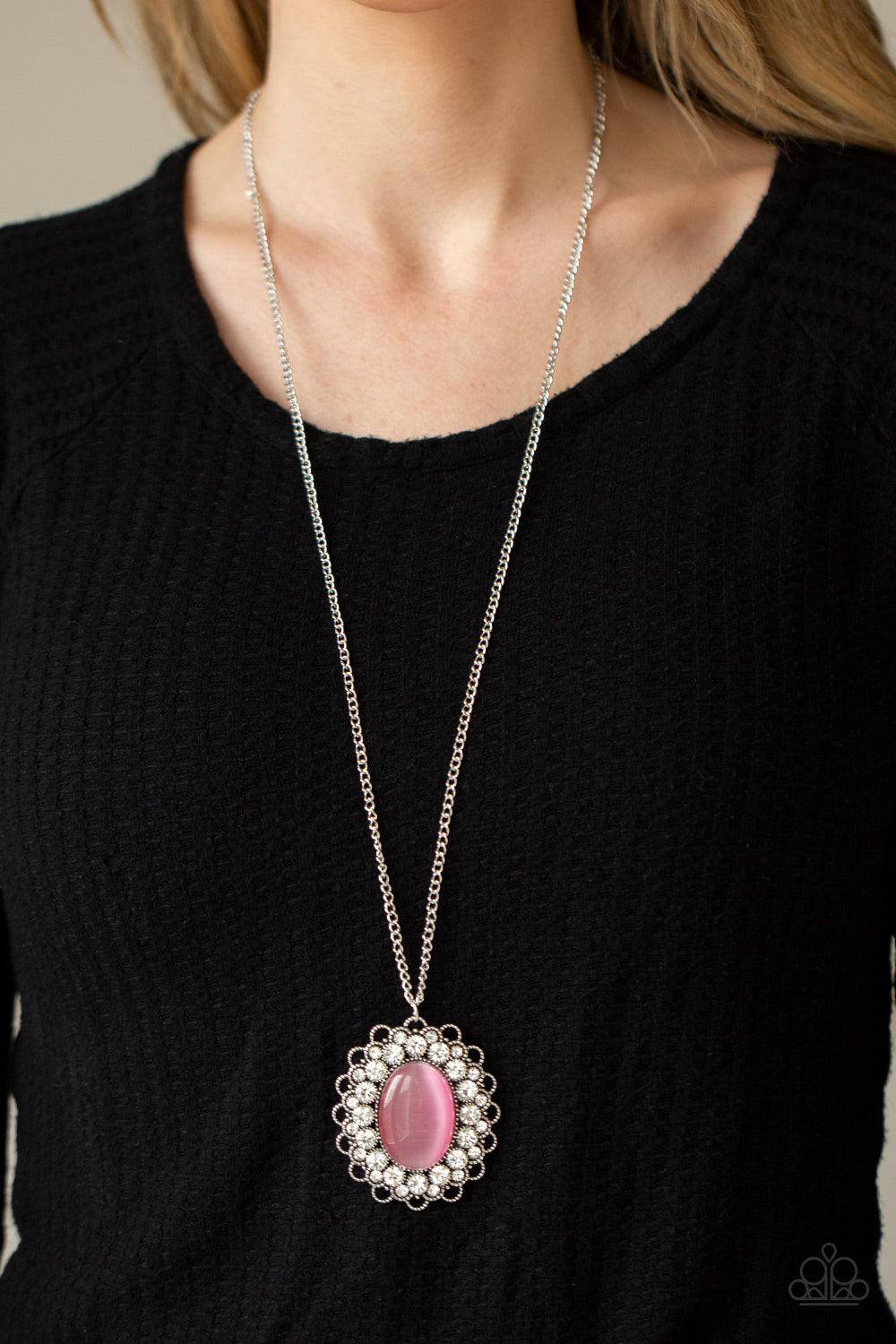 Oh My Medallion - Pink - Paparazzi Accessories