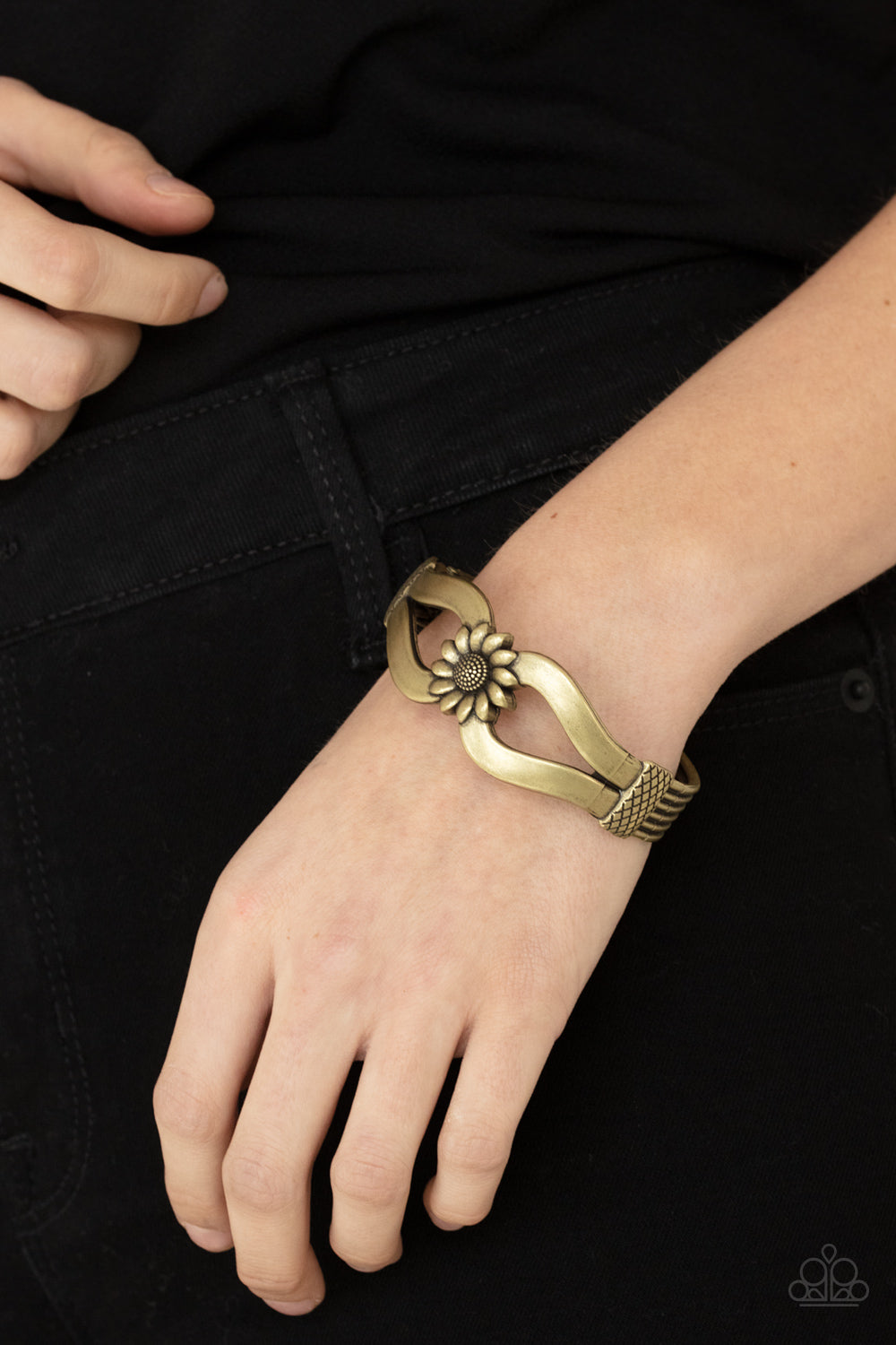 Let A Hundred SUNFLOWERS Bloom - Brass - Paparazzi Accessories