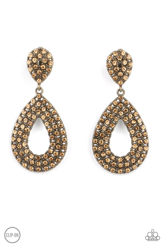 Pack In The Pizzazz - Brass - Paparazzi Accessories