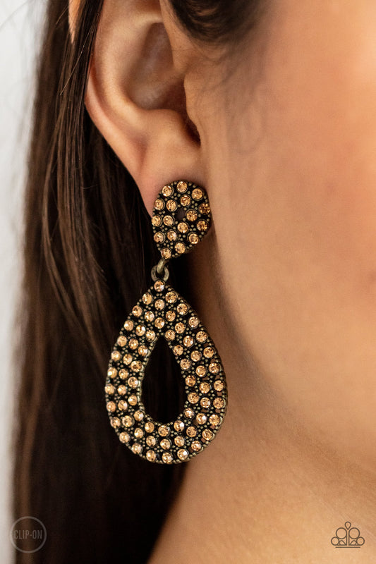 Pack In The Pizzazz - Brass - Paparazzi Accessories