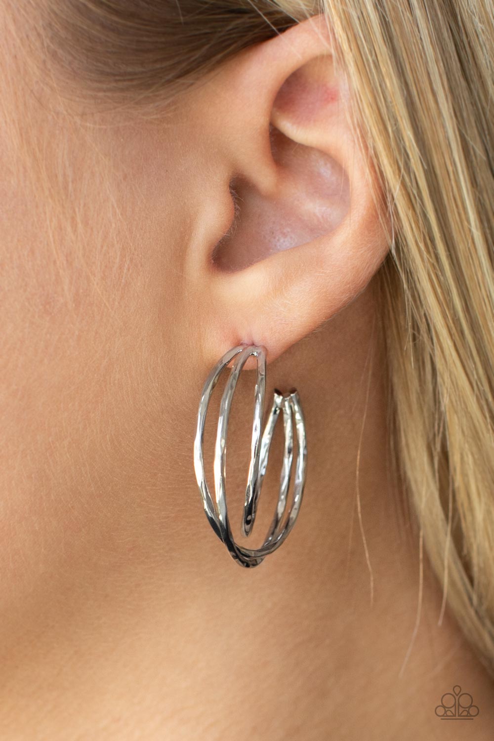 City Contour - Silver - Paparazzi Accessories