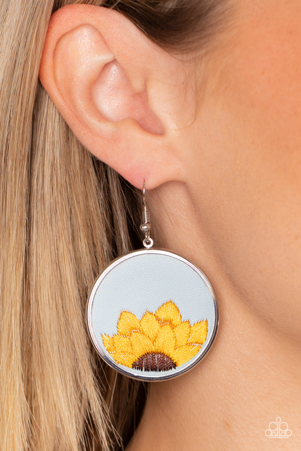 Sun-Kissed Sunflowers - Blue - Paparazzi Accessories