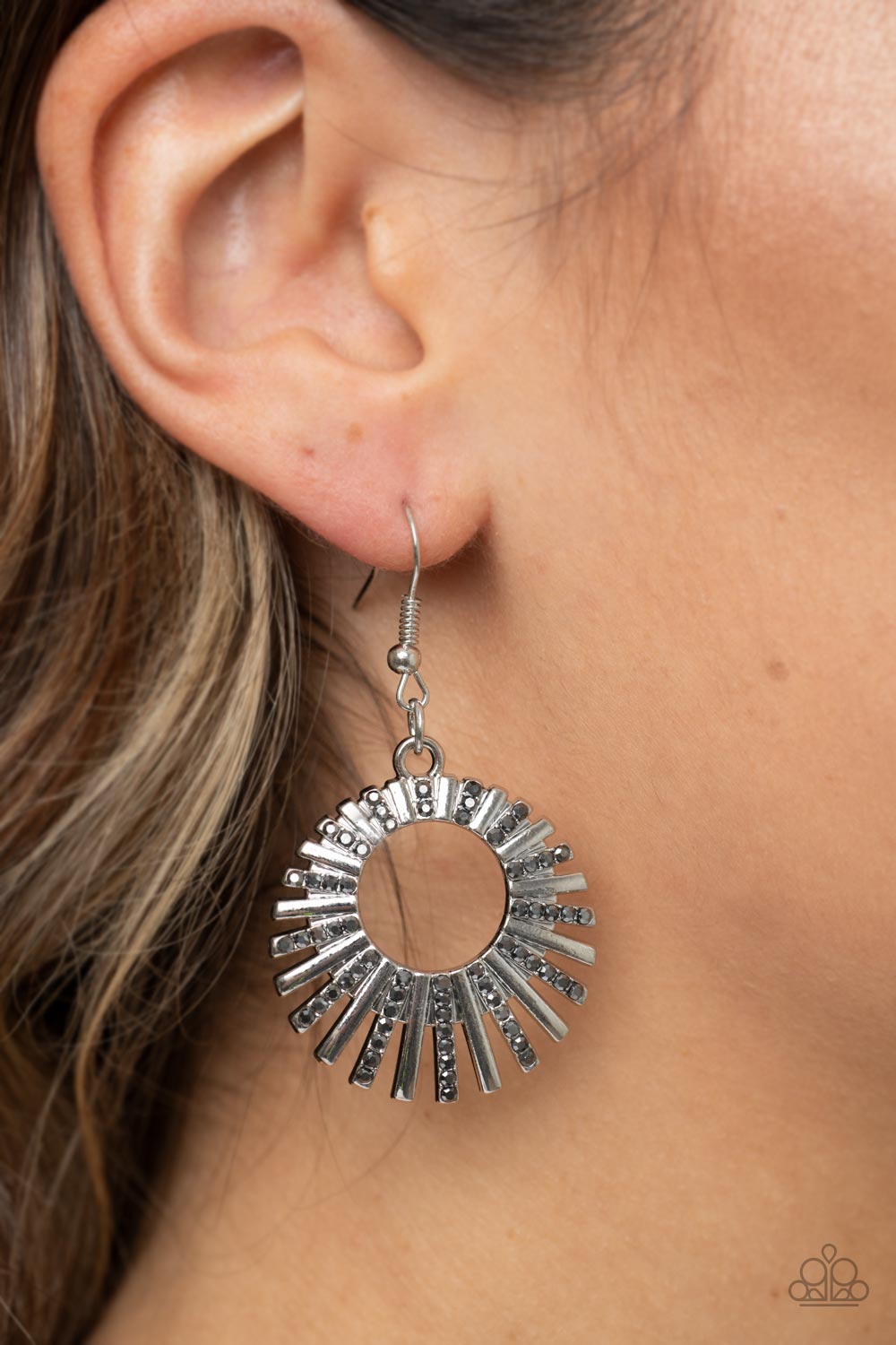 Rebel Resplendence - Silver - Paparazzi Accessories