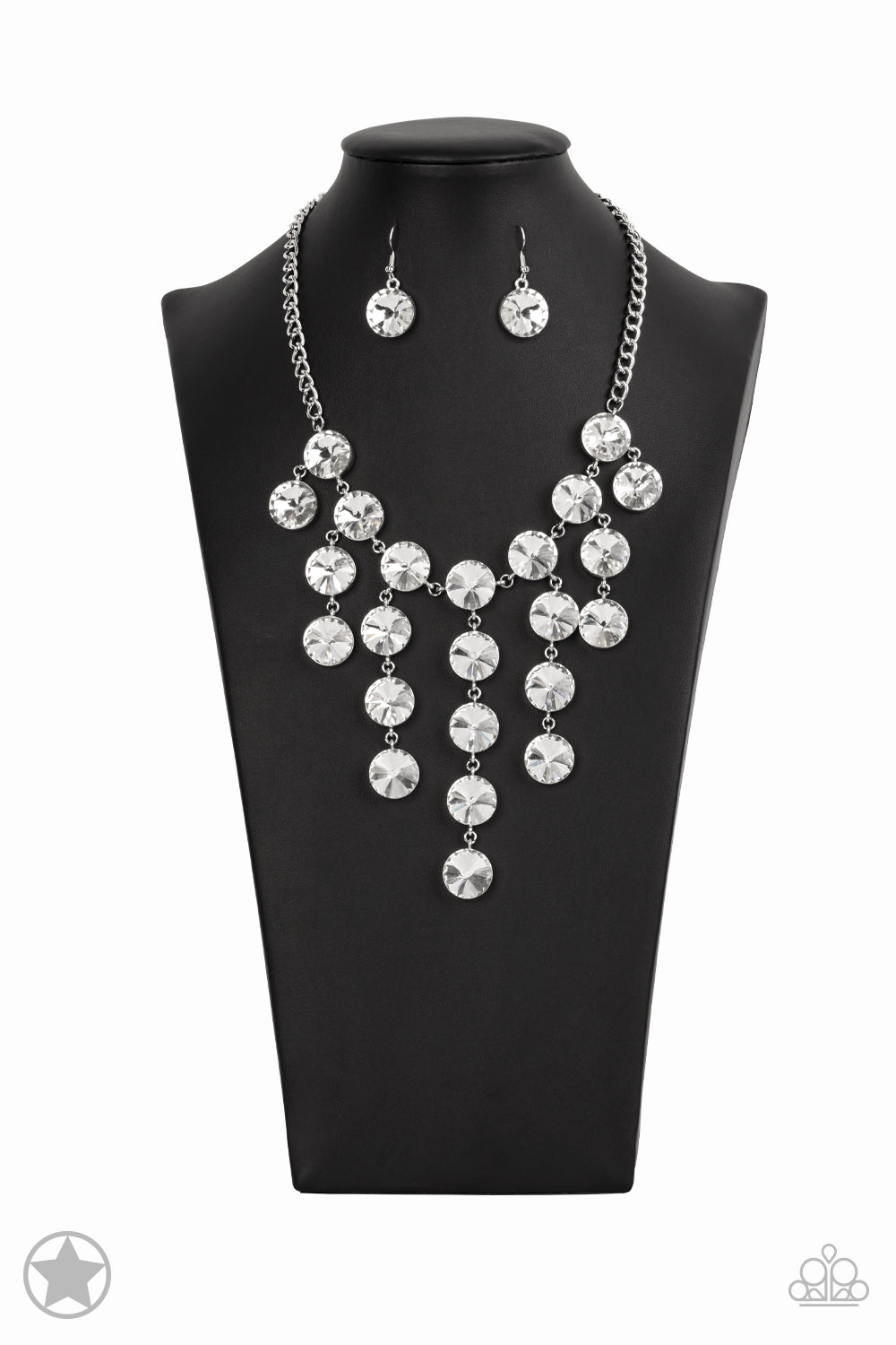 Spotlight Stunner - White - Paparazzi Accessories